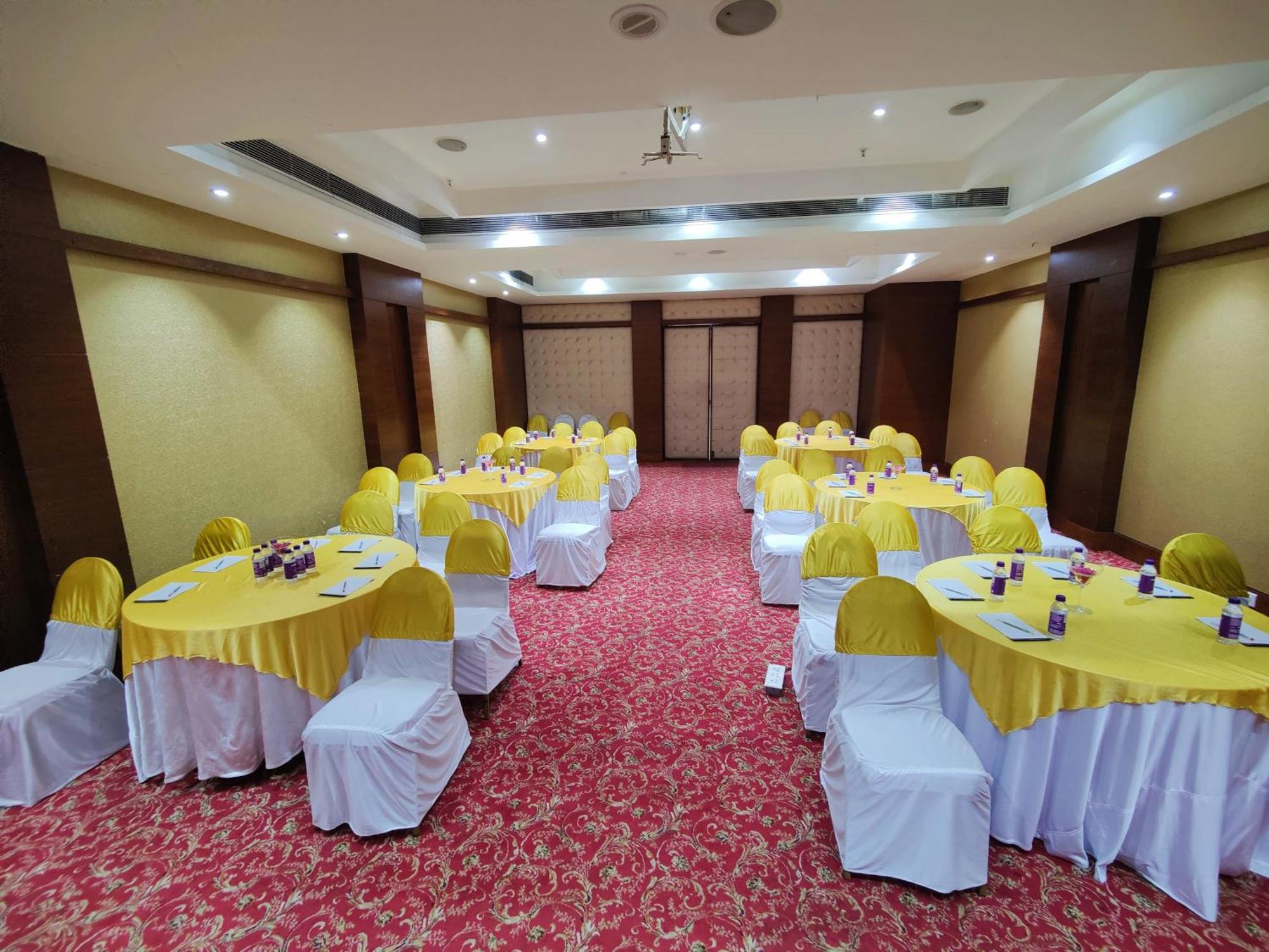 Regenta Central Grand Exotica Pimpri-Chinchwad Exterior foto