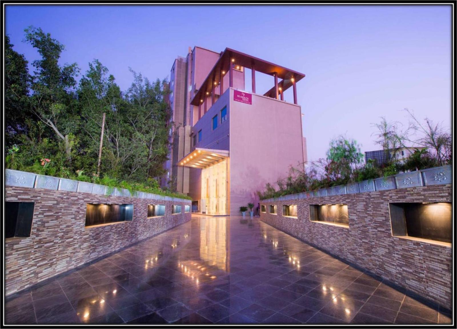 Regenta Central Grand Exotica Pimpri-Chinchwad Exterior foto
